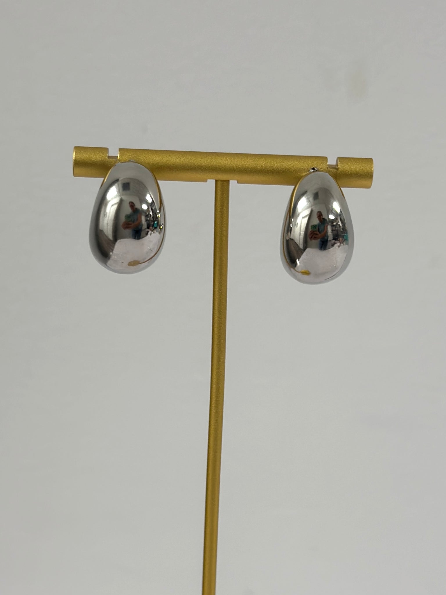 Puffy Teardrop Gradual Hoops (gold or silver)