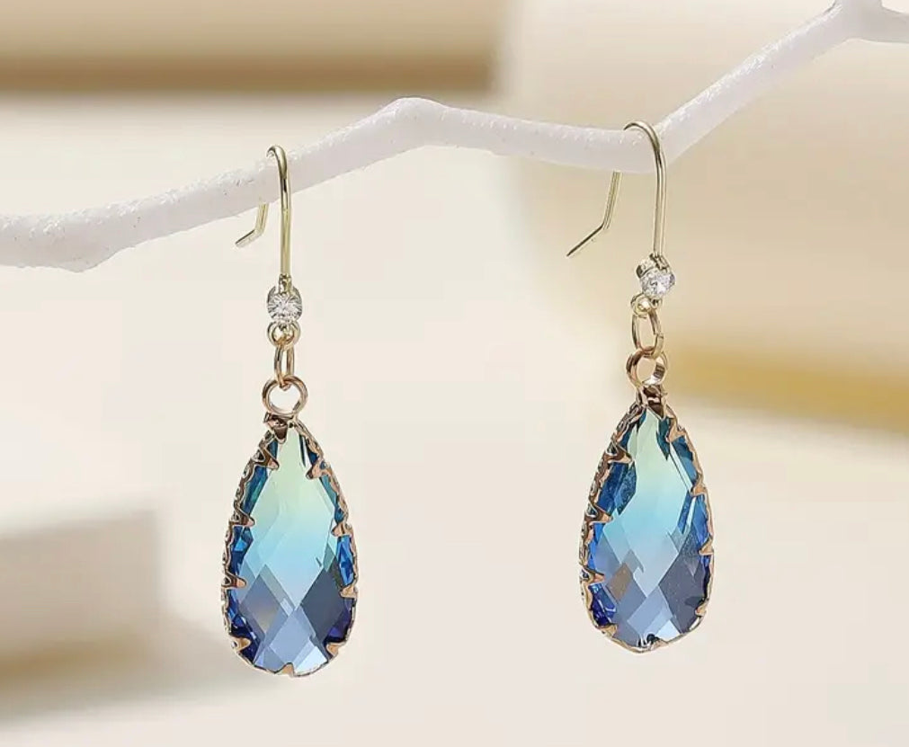 Crystal Waterdrop Dangle Earrings (2 Colors)