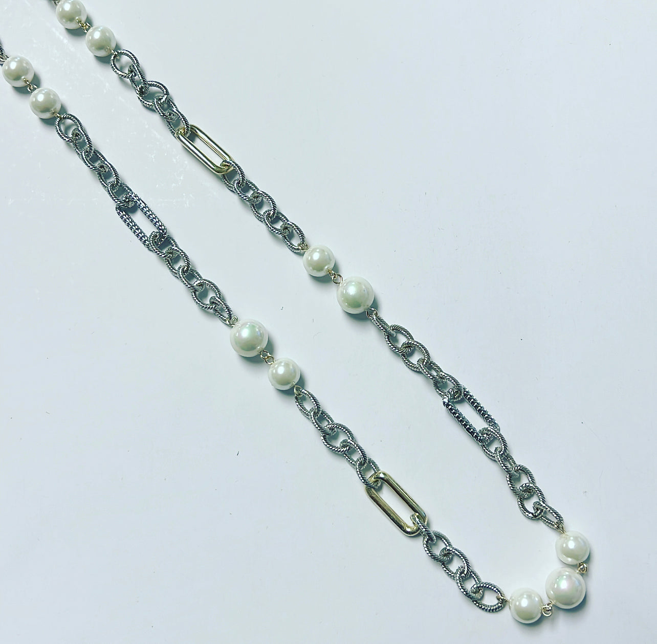 Two-Toned Link Pearl Necklace